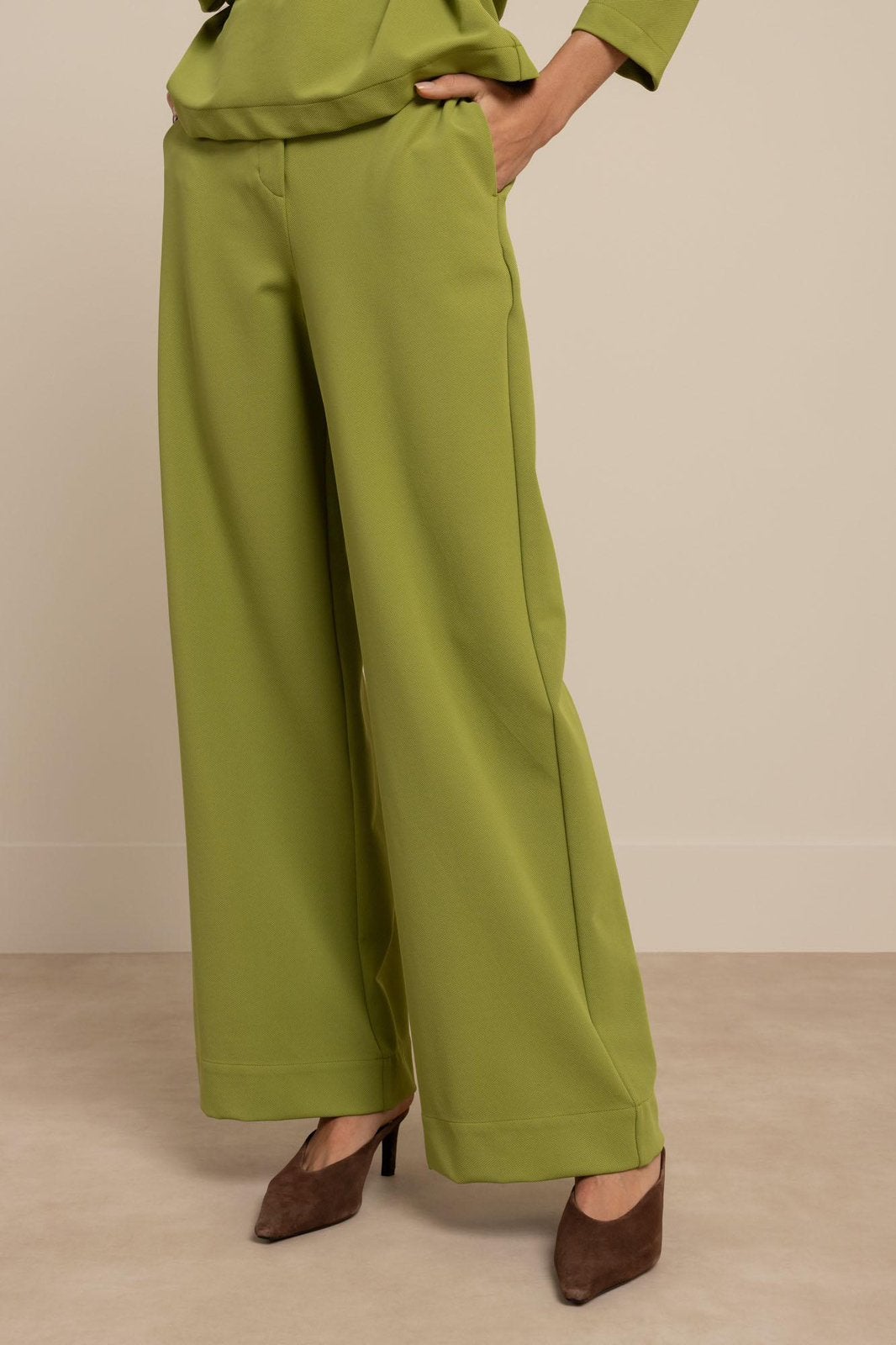 Studio Anneloes Luz twill broek groen dames mt L, Maat 42/44 (L), Ophalen of Verzenden, Zo goed als nieuw, Lang