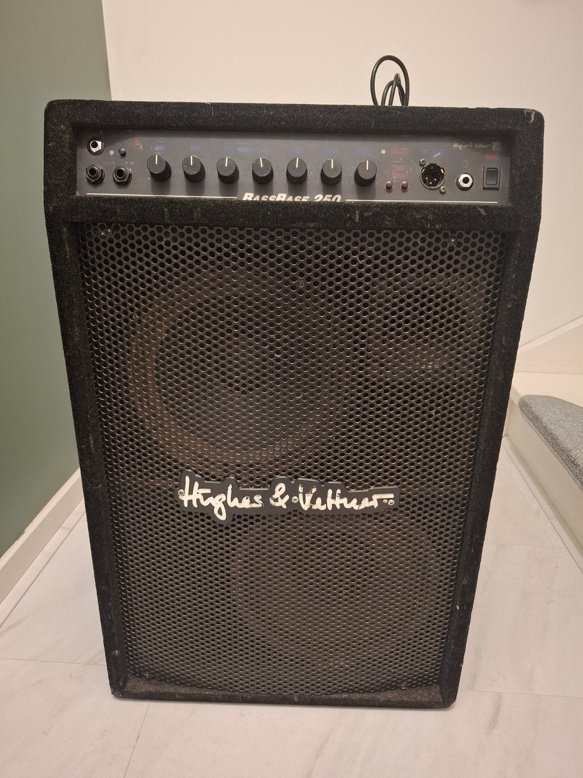 Hughes & Kettner Bassbase 250, Ophalen, Gebruikt, Basgitaar, 100 watt of meer