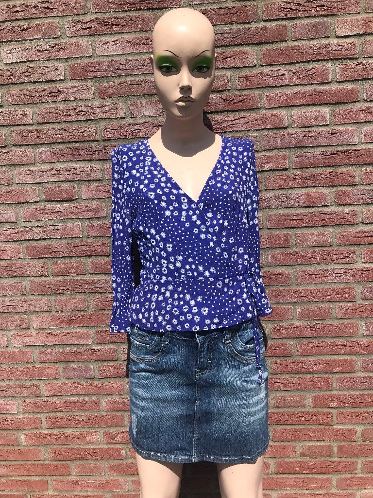 Top blauw lange mouw met overslag - gestrikt opzij - 34, Kleding | Dames, Tops, Blauw, Ophalen of Verzenden, Zo goed als nieuw