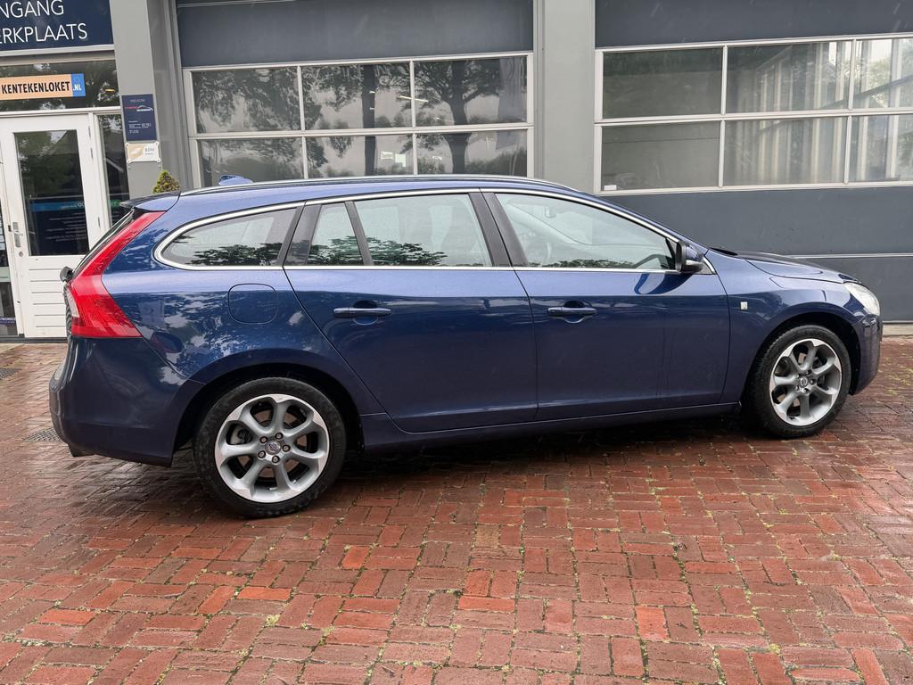 Volvo V60 1.6 T3 Kinetic Bj 2012 Dealer onderhouden 150PK Vo, Auto's, Voorwielaandrijving, Gebruikt, Zwart, 4 cilinders