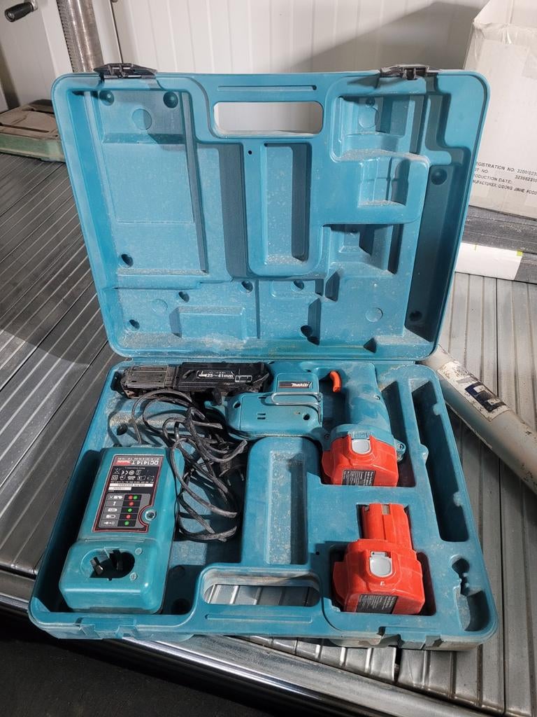 Makita 6835DWFE Accu gips schroefmachine + Koffer en Accu's, Ok, Gebruikt, Ok, Makita