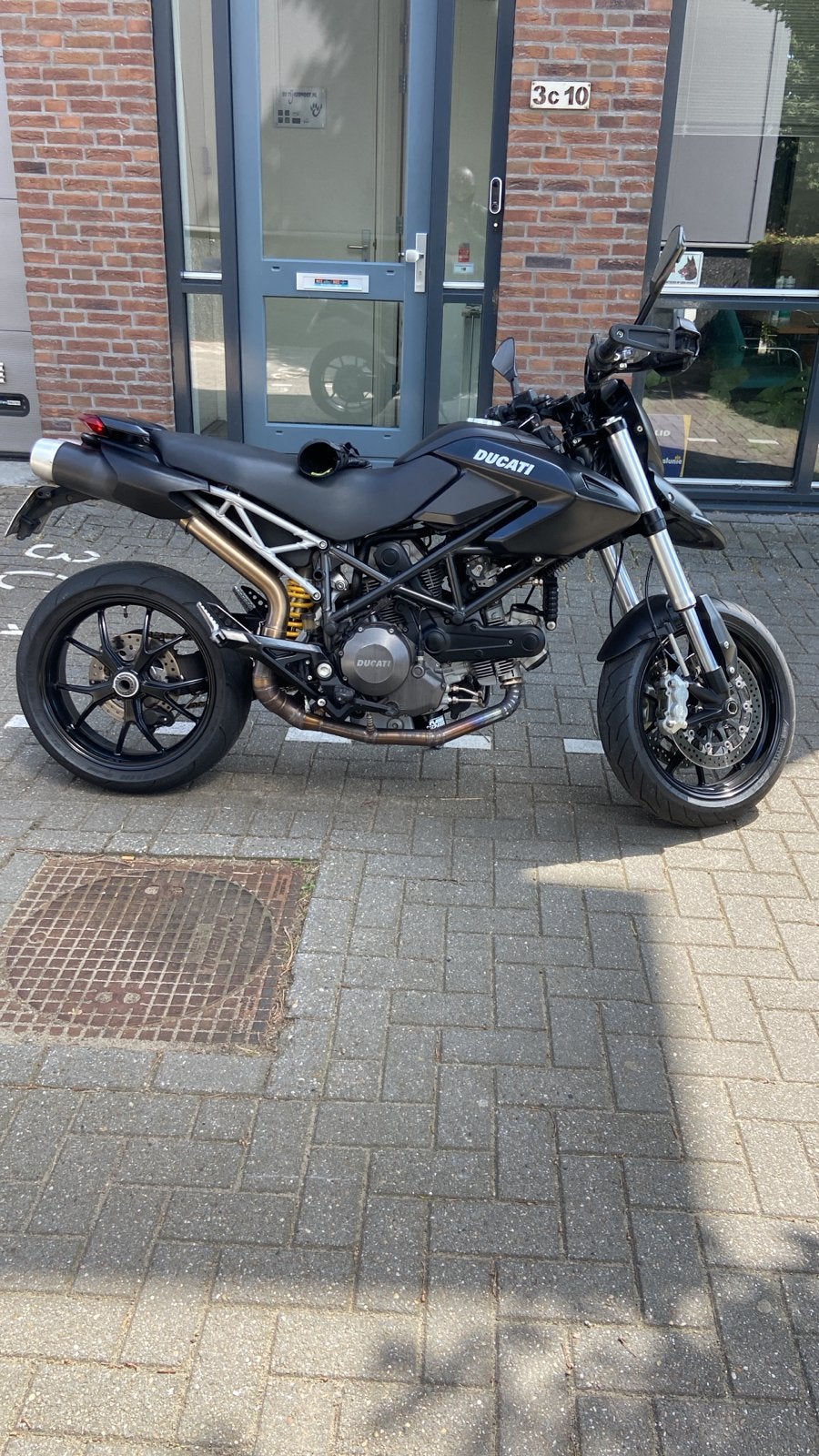 Ducati Hypermotard 796 35kw A2 kenteken (vol vermogen), 2 cilinders, Sportuitlaat, Gebruikt, Particulier