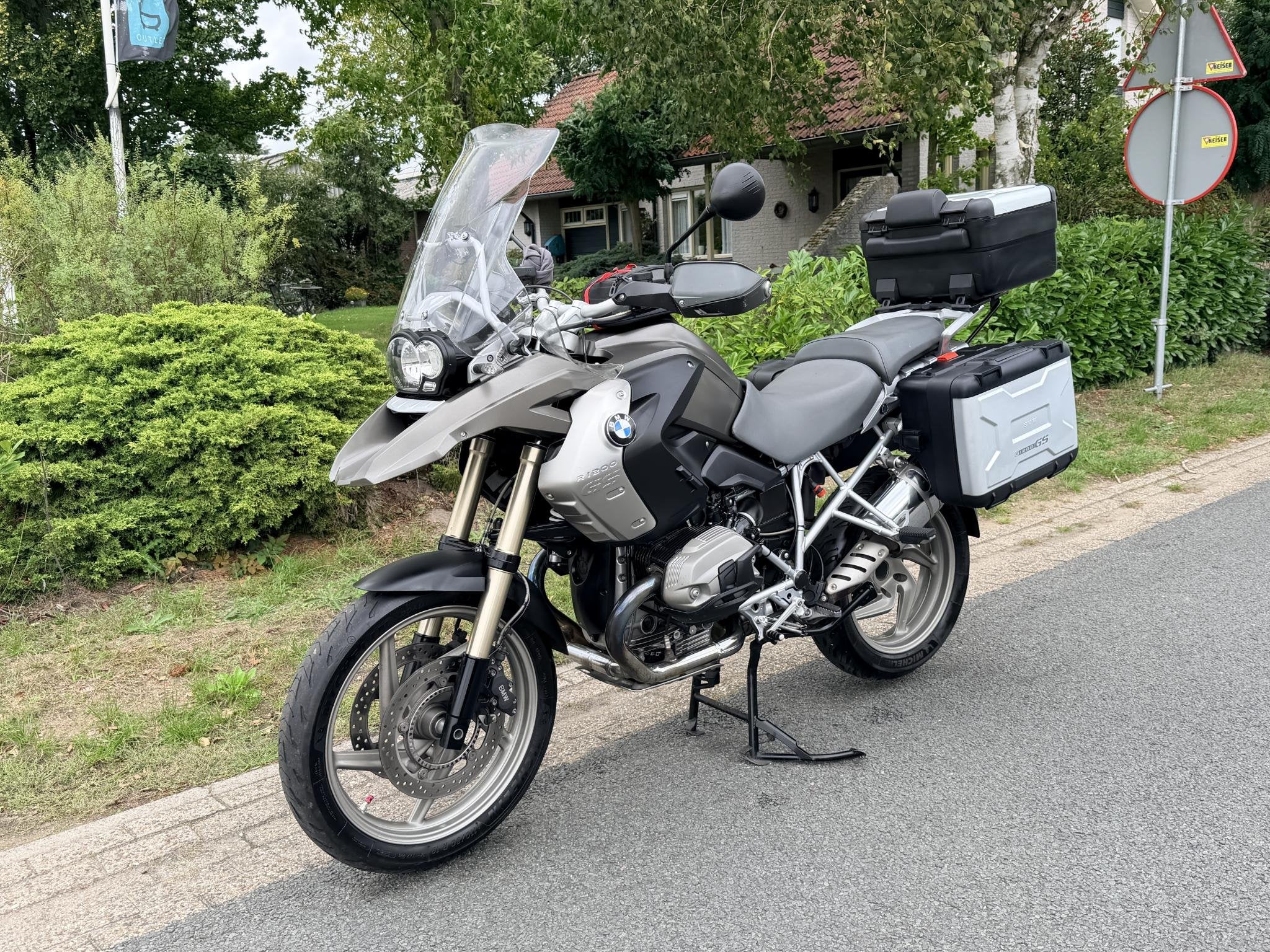 BMW R 1200 GS 110PK ABS•ESA•Koffers•Navi, Einsteinlaan 5
2289 CC  Rijswijk, NL, 1170 cc, Meer dan 35 kW, Toermotor
