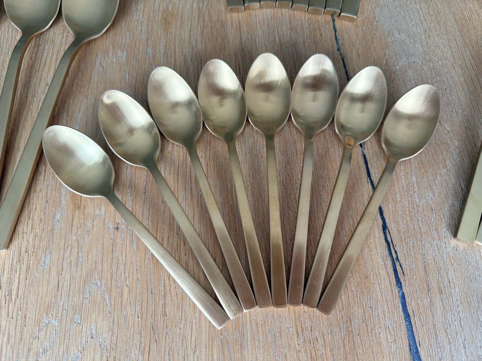 Complete bestekset voor 8 personen - Champagne kleur, Huis en Inrichting, Keuken | Bestek, Bestekset, Overige typen, Ophalen of Verzenden