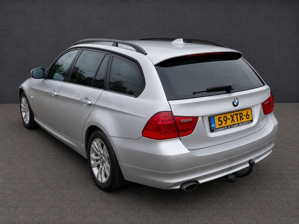 BMW 3 Serie Touring 318d Corporate Lease| LCI| LEER| CLIMA|, Auto's, 21 km/l, Zwart, Leder, 3-Serie