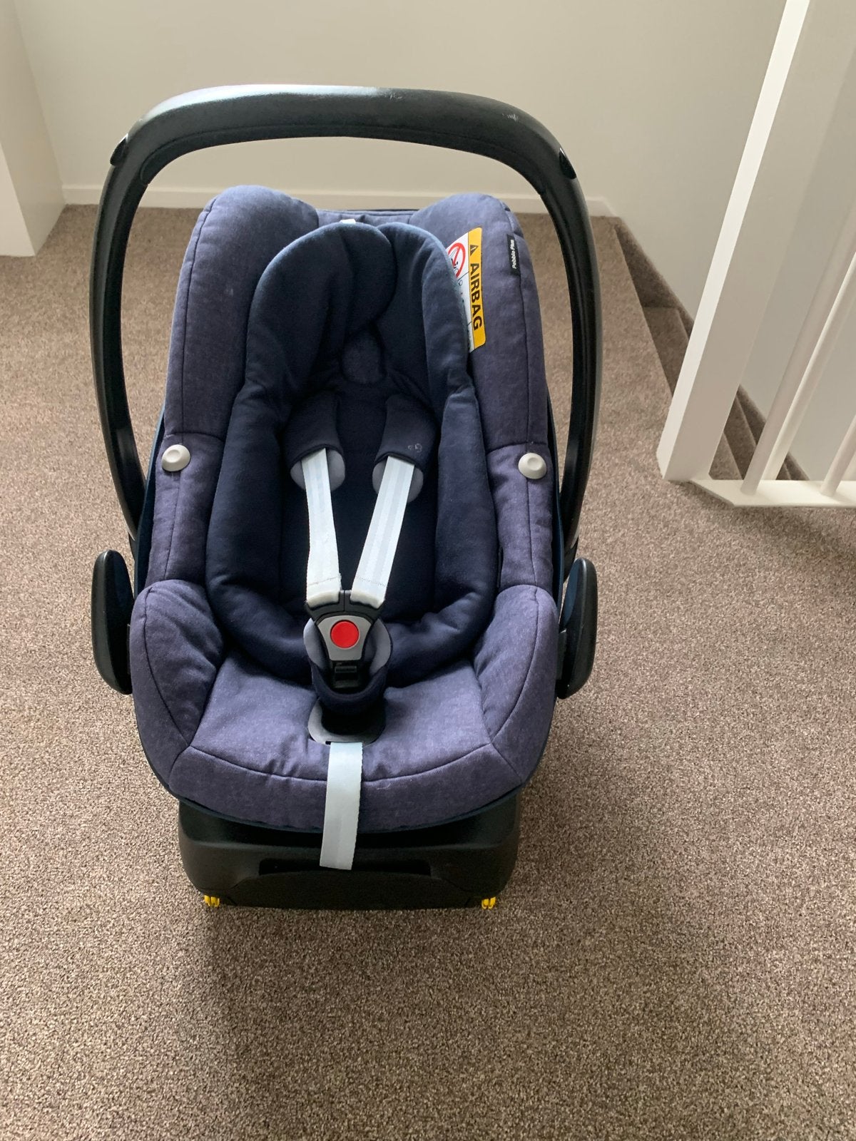 Maxi-Cosi Pebble Plus met FamilyFix Isofix Base, Kinderen en Baby's, Autogordel of Isofix, Zo goed als nieuw, 0 t/m 13 kg, Maxi-Cosi