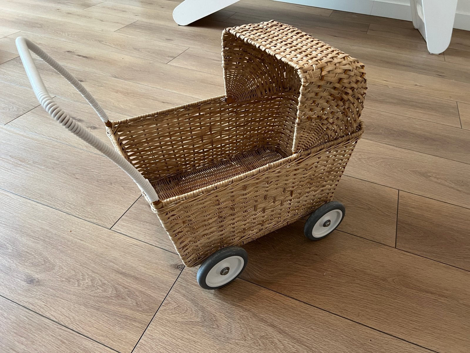 Olli ella rieten poppenwagen, Ophalen, Zo goed als nieuw, Duw- of Trekspeelgoed