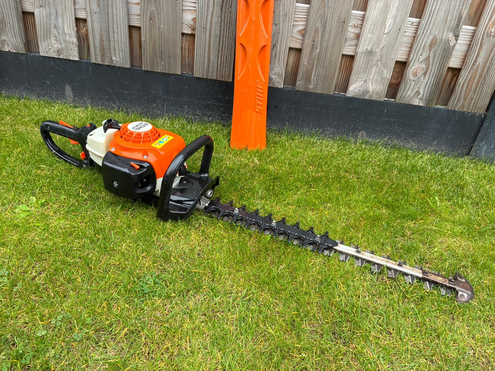 Zeer nette stihl hs81r heggenschaar, Ophalen, Zo goed als nieuw, Benzine
