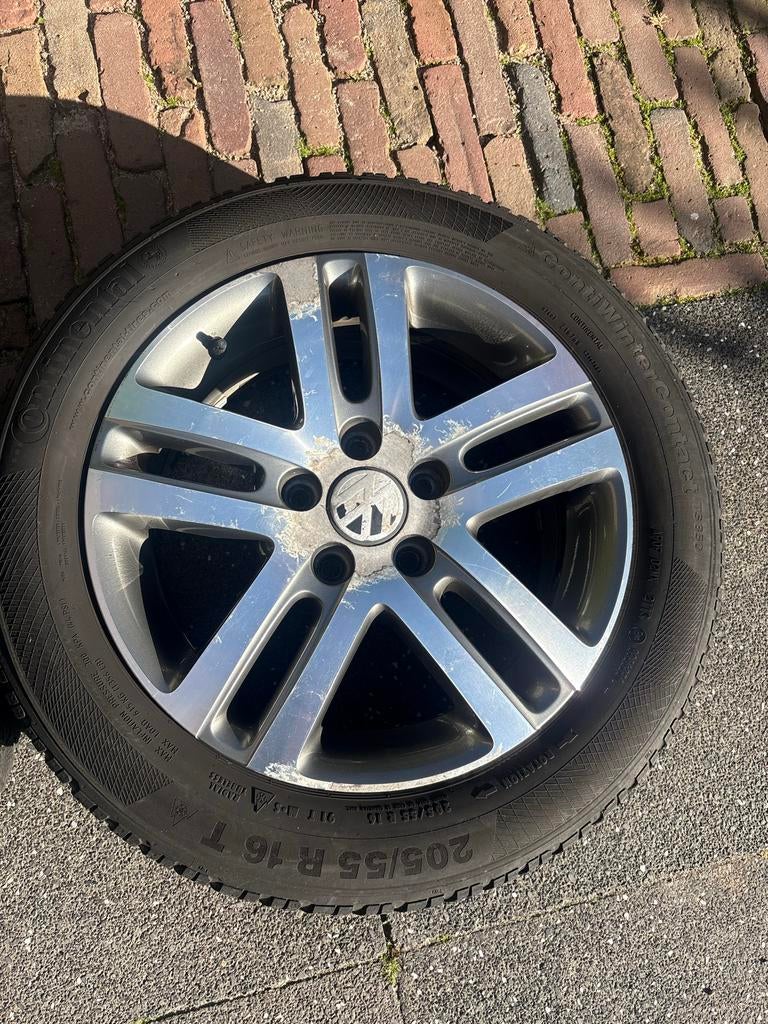 VW originele velgen + winterbanden continental 205/55 r 16, Auto-onderdelen, Banden en Velgen, Ophalen, Gebruikt, 16 inch, Banden en Velgen