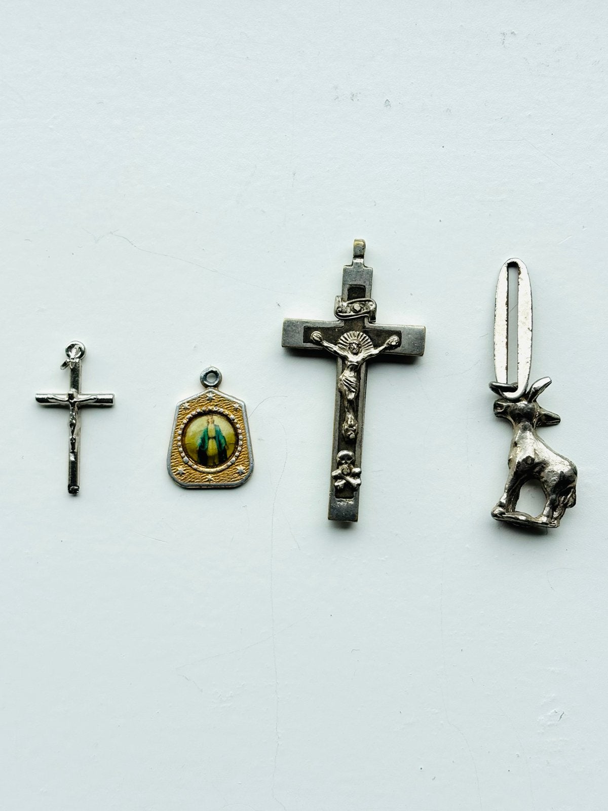 Diverse religieuze hangers en kruisjes, Ophalen of Verzenden