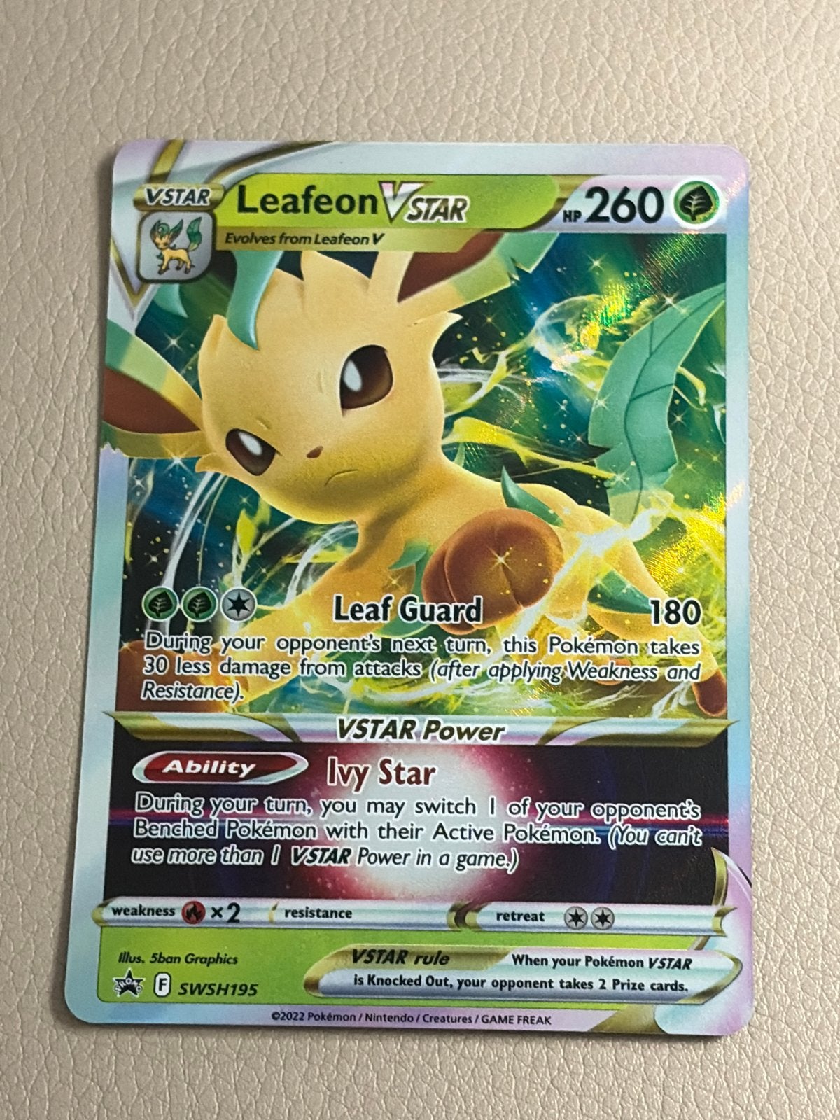 Leafeon VSTAR SWSH195 Promo Pokémon Kaart, Ophalen of Verzenden, Zo goed als nieuw, Losse kaart, Foil