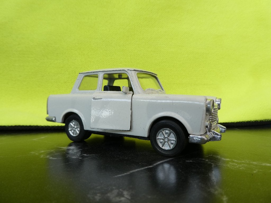 Schaalmodel Trabant 601 uit de DDR 1989, Ophalen of Verzenden, Zo goed als nieuw, Auto's