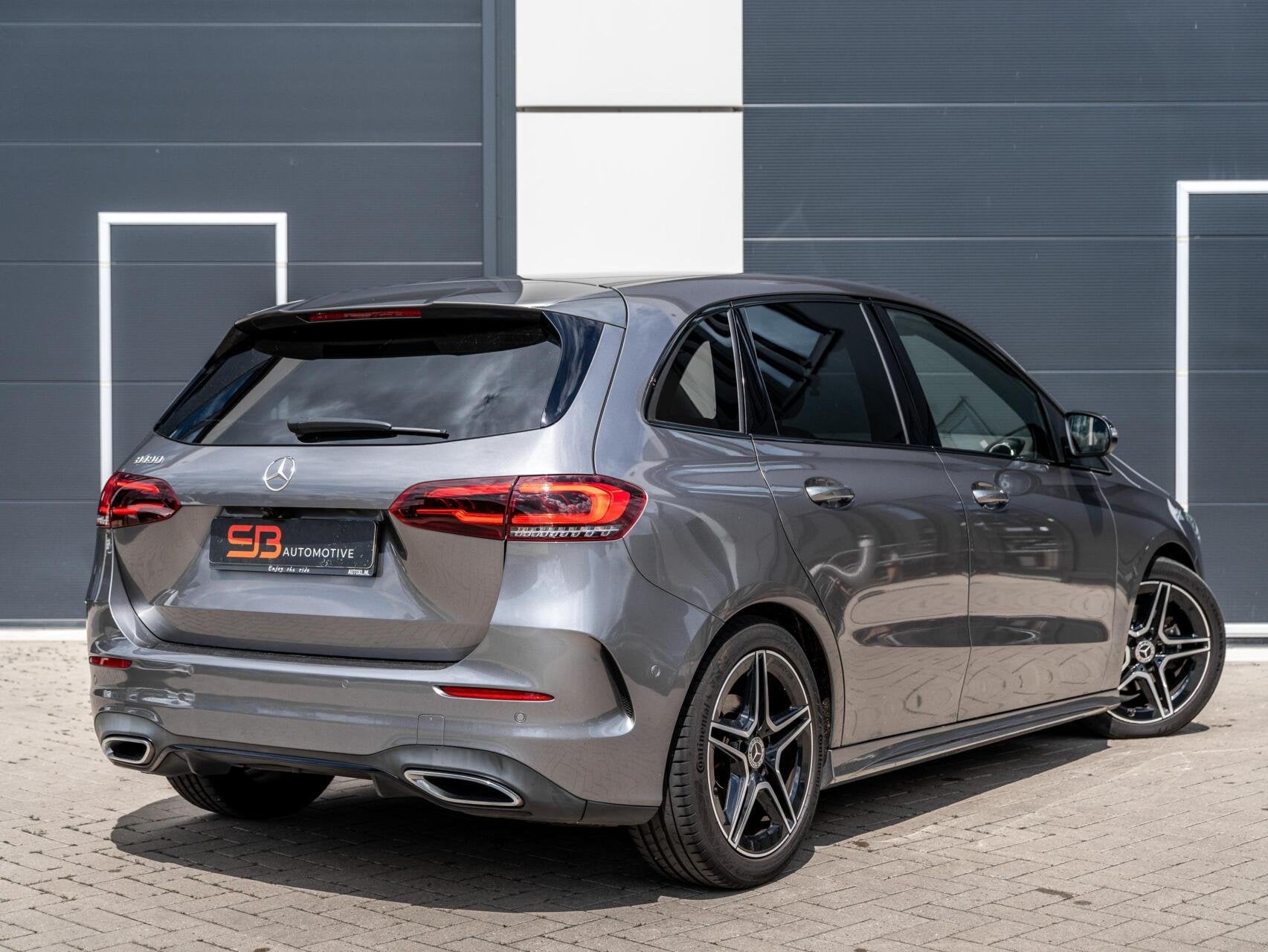 Mercedes B-klasse 180 Business Solution AMG Navi|Carplay|VOL, 136 pk, Euro 6, 700 kg, Origineel Nederlands