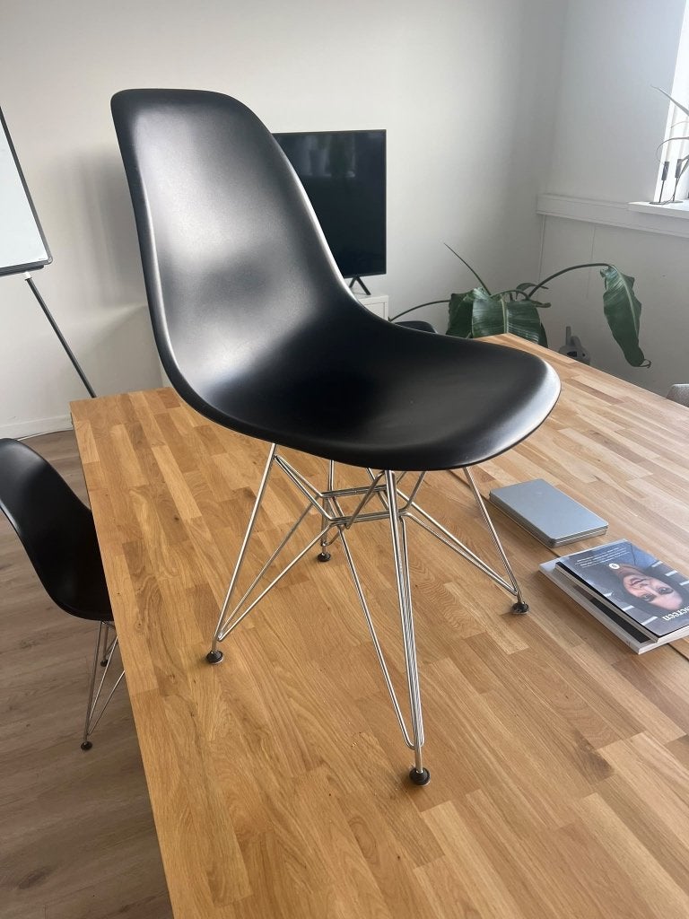 4x Vitra Eames stoel zwart, Huis en Inrichting, Ophalen, Kunststof, Zwart, Design