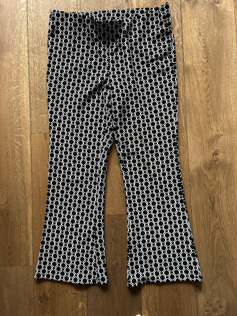 Ladies Fashion flair broek zwart / wit maat 50/52, Zwart, Zo goed als nieuw, Broek of Spijkerbroek, Ladies Fashion