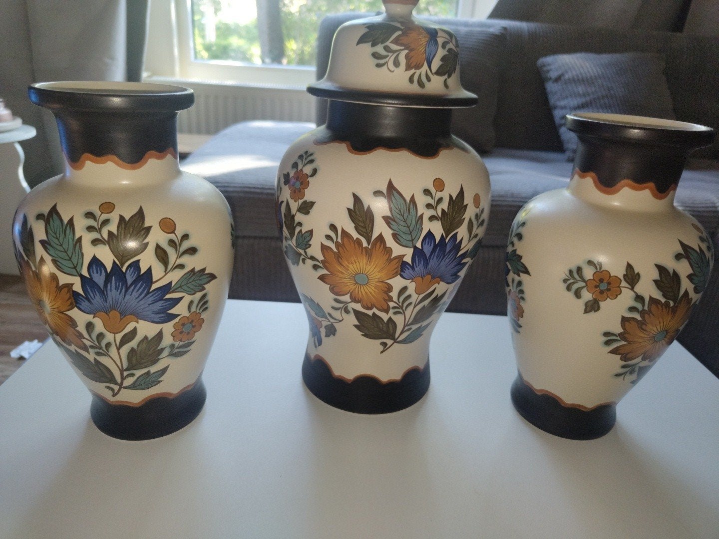 Drie traditionele keramische bloempotten (Kaststel) van het, Ophalen of Verzenden