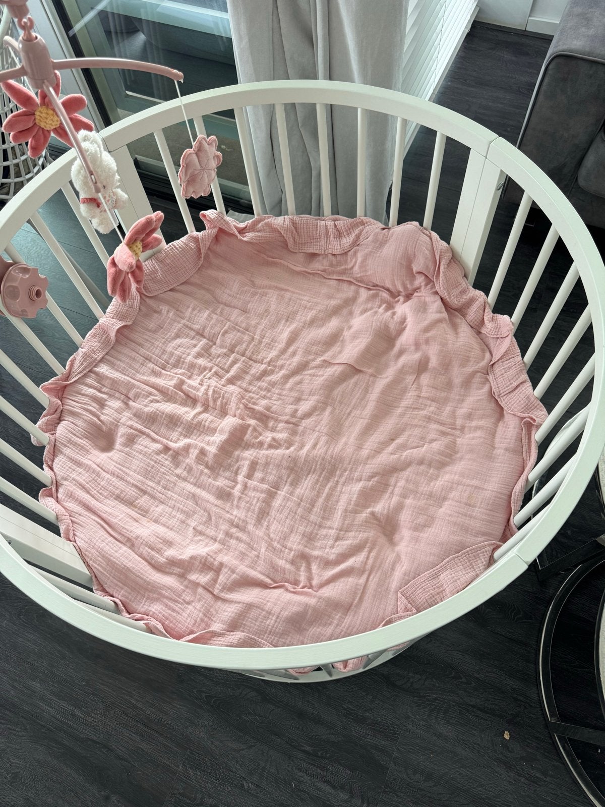 Mooie ronde box voor baby met boxkleed, Ophalen, Zo goed als nieuw, Rond, In hoogte verstelbaar