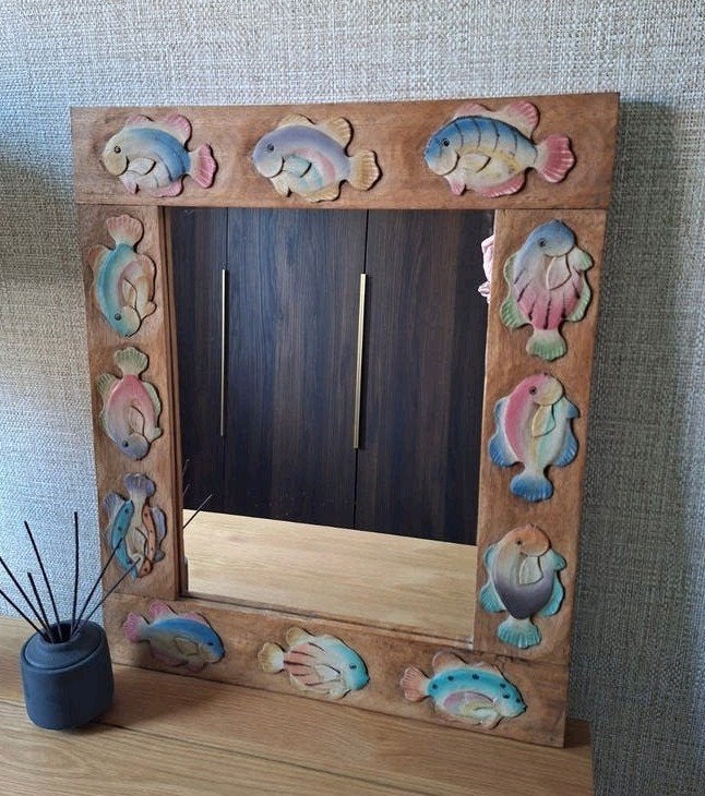 Vintage houten spiegel met handgesneden vissen, Huis en Inrichting, Ophalen of Verzenden, Rechthoekig, Minder dan 100 cm