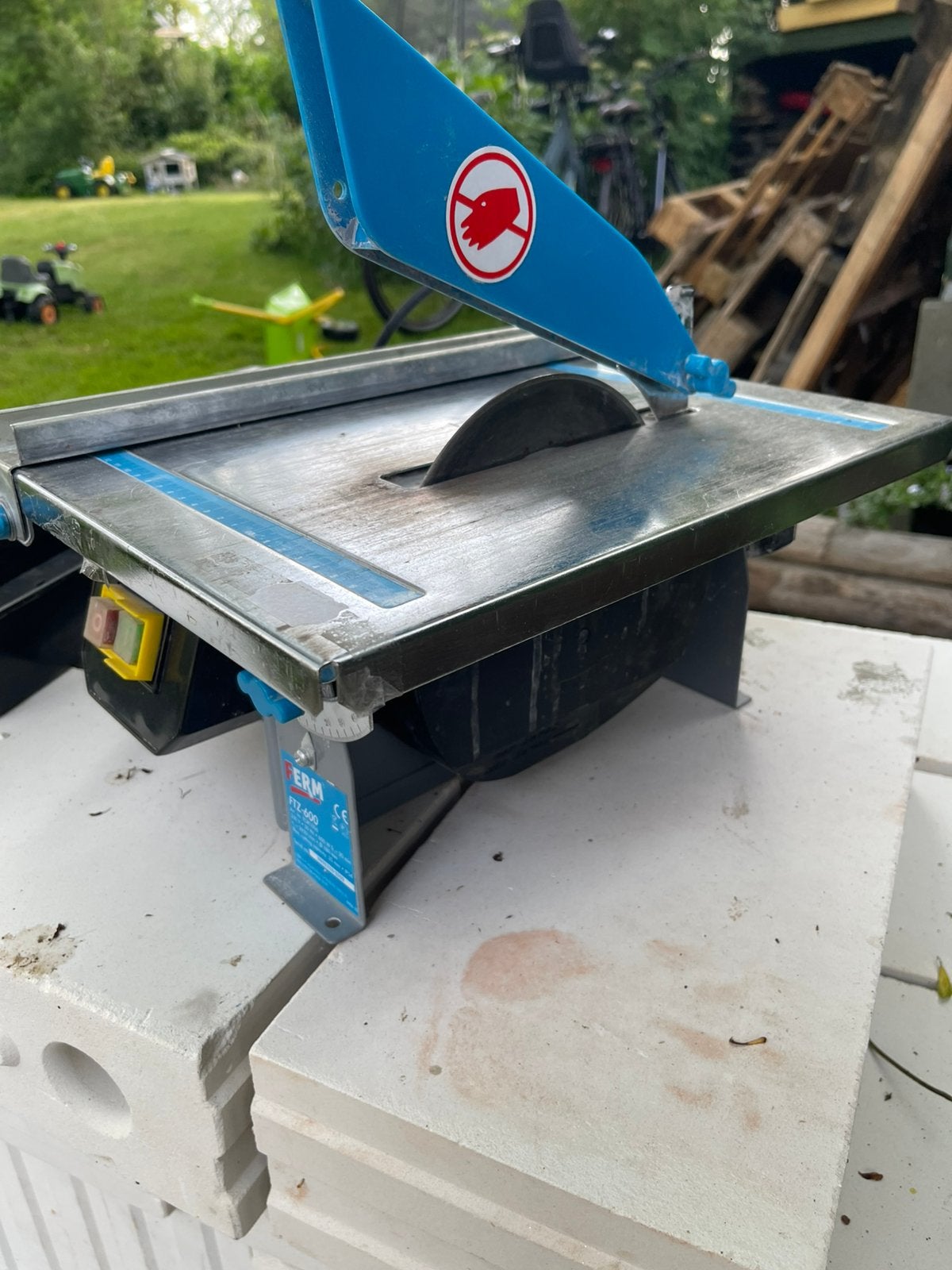 Ferm tegelsnijder tegel tafelzaag zaag slijp machine, Doe-het-zelf en Verbouw, Gereedschap | Zaagmachines, Cirkelzaag, Ophalen of Verzenden