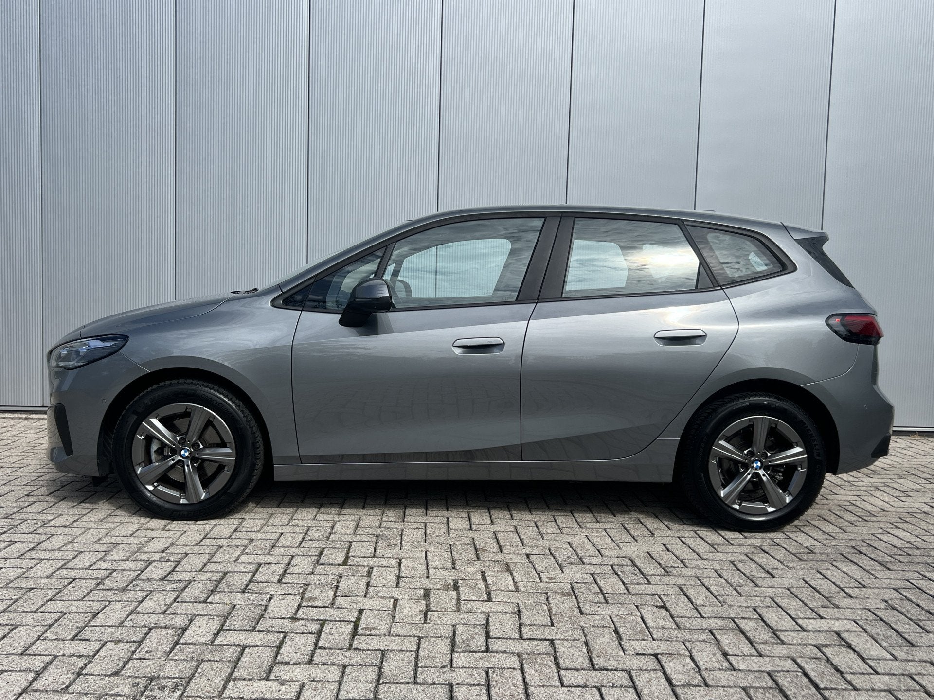 BMW 2 Serie 218i Automaat Premium Navigatie Prof Live Cockpi, Auto's, Dealer onderhouden, Gebruikt, Met garantie (alle), 1445 kg