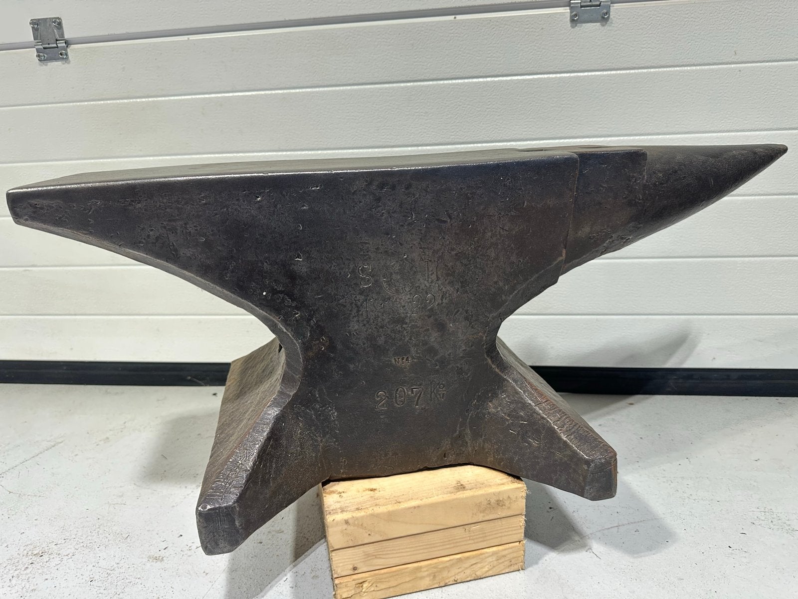 Söding & Halbach aambeeld 207 kg uit 1922 smederij smidse, Ophalen
