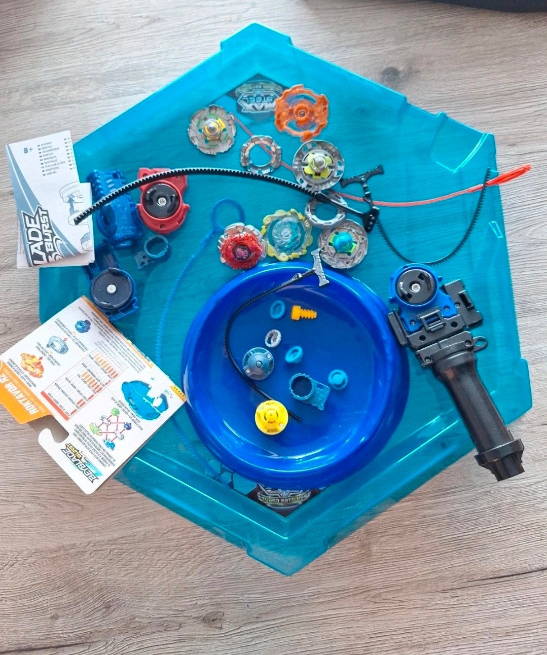 Beyblade Burst set met stadion en diverse Beyblades, Ophalen