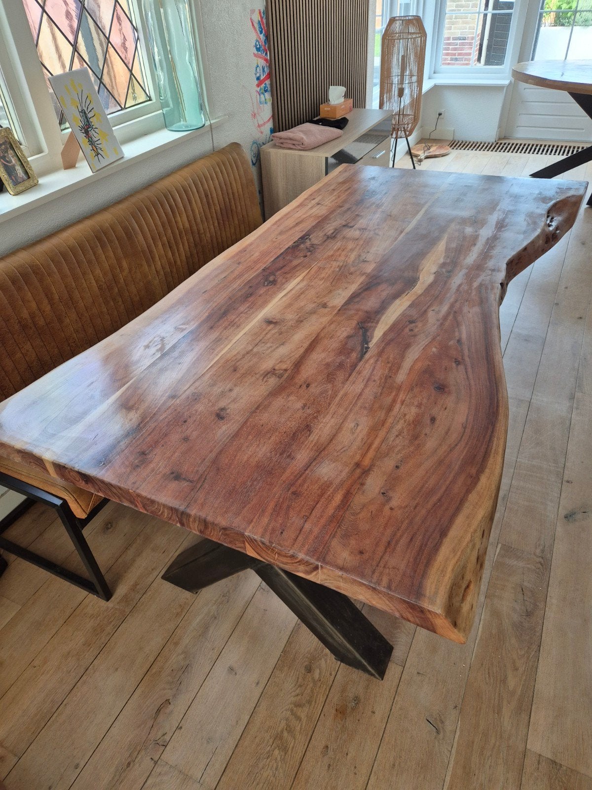 Eettafel van massief hout met metalen onderstel, Huis en Inrichting, Gebruikt, 100 tot 150 cm, Vijf personen of meer, 150 tot 200 cm