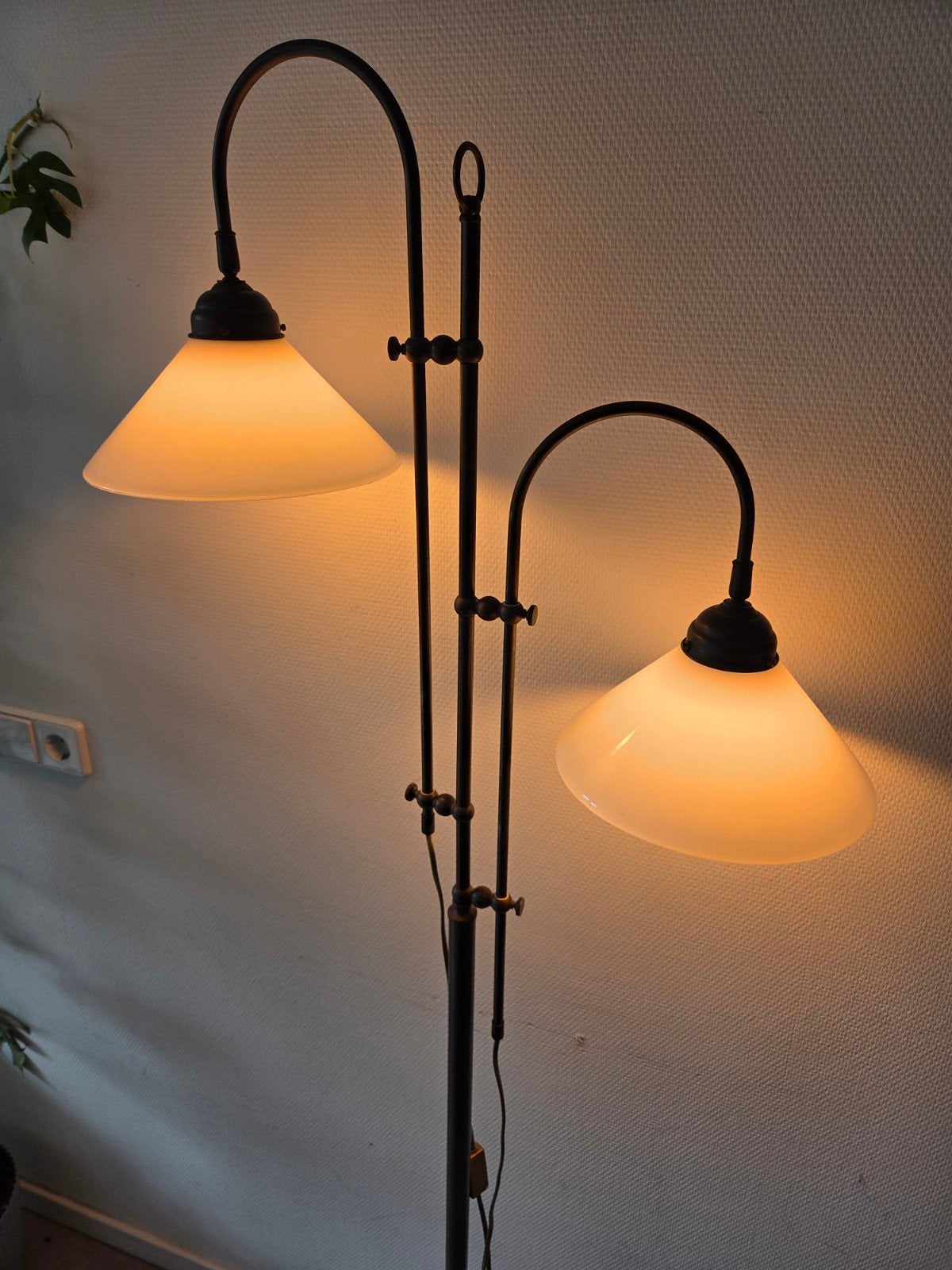 Vintage Messing Vloerlamp Jaren '70 met Twee Lichten, Ophalen, Gebruikt, E27 (groot), Glas