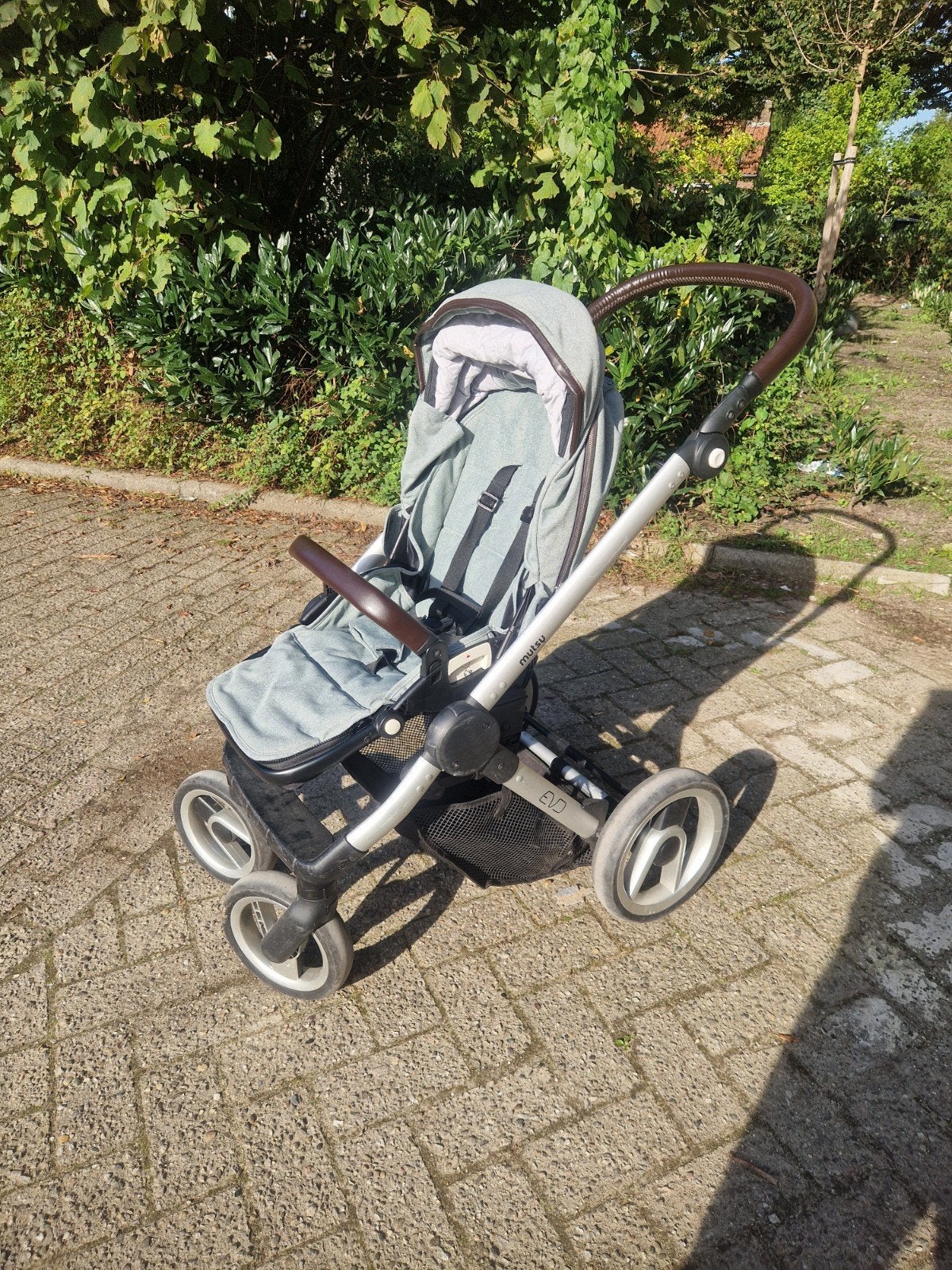 Mutsy Evo kinderwagen met reiswieg en zitje, Ophalen