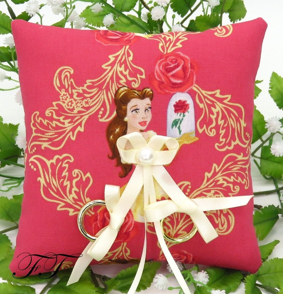 Schitterende Disney trouwring kussen met Belle., Ophalen of Verzenden, Nieuw, Versiering, Geboorte of Huwelijk