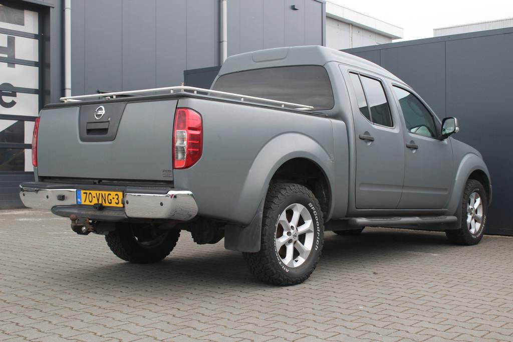 Nissan Navara 2.5 dCi LE Double C. 4X4 | Luchtvering | Trekh, Auto's, Nissan, Automaat, Gebruikt, 4 cilinders, Bedrijf