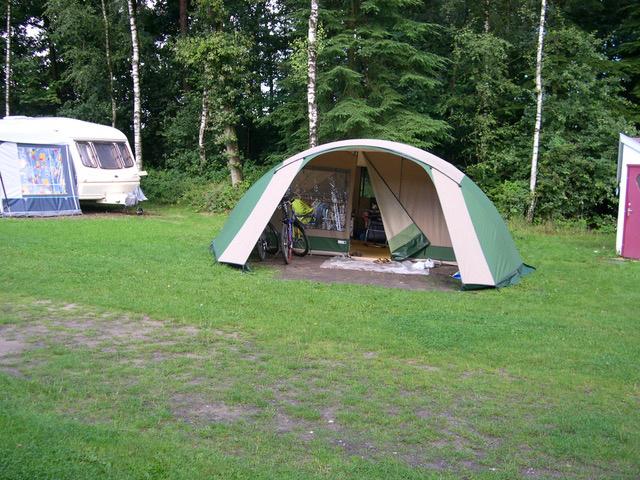Grote familie tent Falco sperwer 580  ak (bax tenten), Ophalen, Zo goed als nieuw