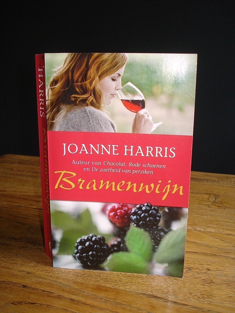 Boek (roman): Joanne Harris - Bramenwijn, Gelezen, Ophalen of Verzenden, Joanne Harris, Amerika