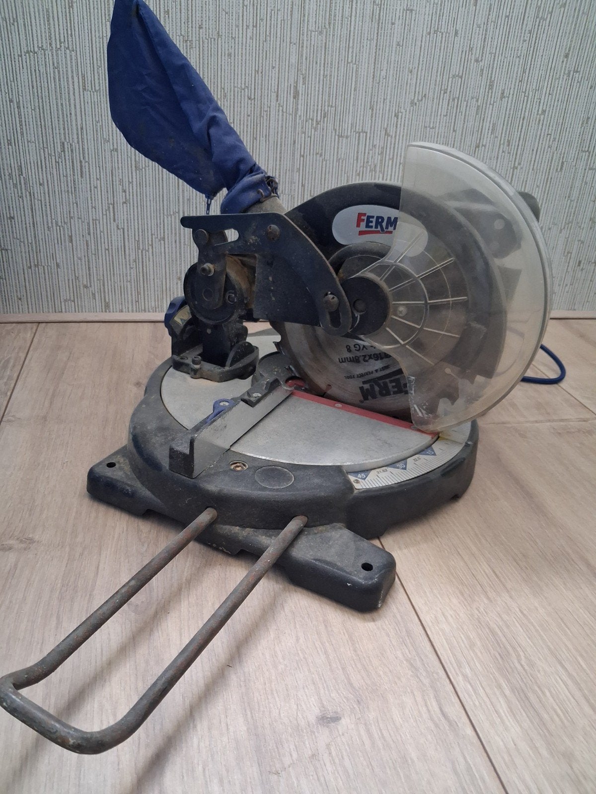 Ferm Afkortzaag  FKZ-210N, Ophalen, Minder dan 30 mm, Gebruikt, FERM