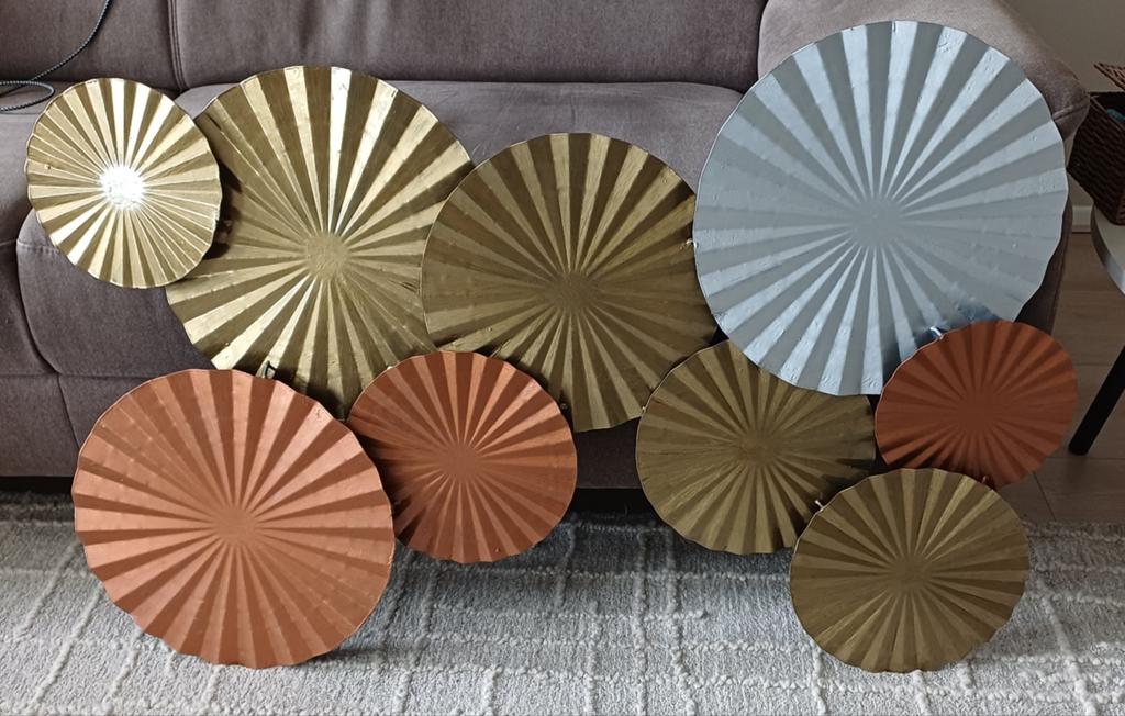Set van 9 decoratieve wandcirkels in goud, zilver en koper, Ophalen, Metaal, Gebruikt, Meerkleurig