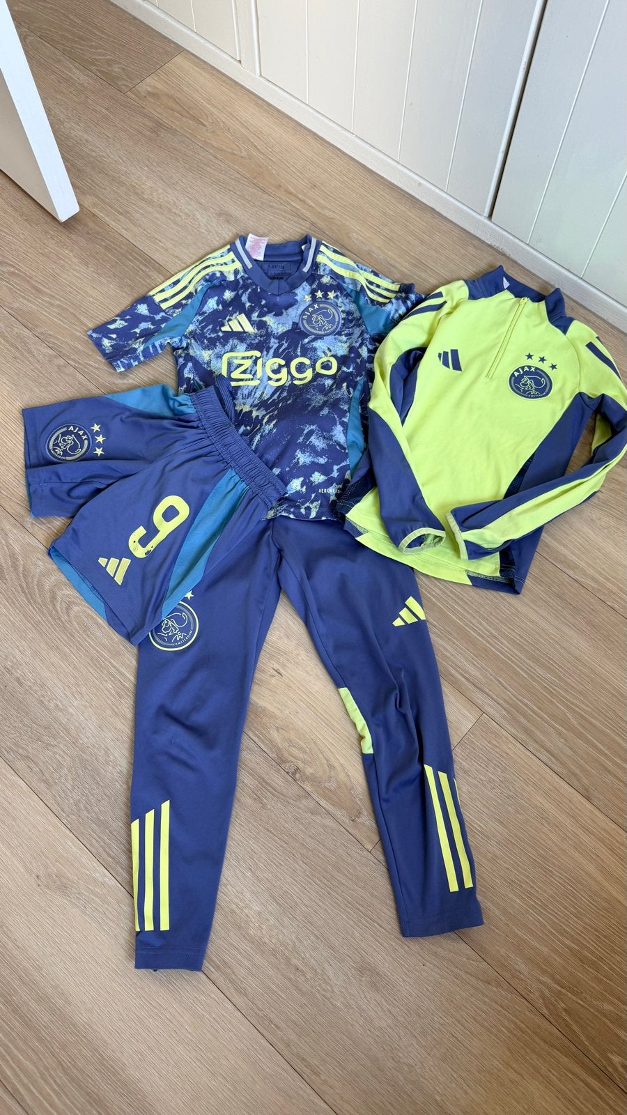 Ajax Voetbalpak Maat 128 (Trui, T-shirt, Broeken), Ophalen, Gedragen, Maat 34 (XS) of kleiner, Blauw