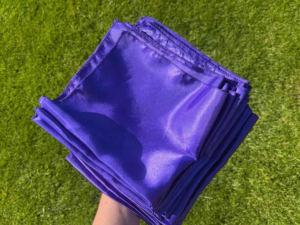 30 Paarse Servetten 45x45cm - Zo Goed als Nieuw openingsdans, Ophalen of Verzenden, Zo goed als nieuw, Paars, Overige typen