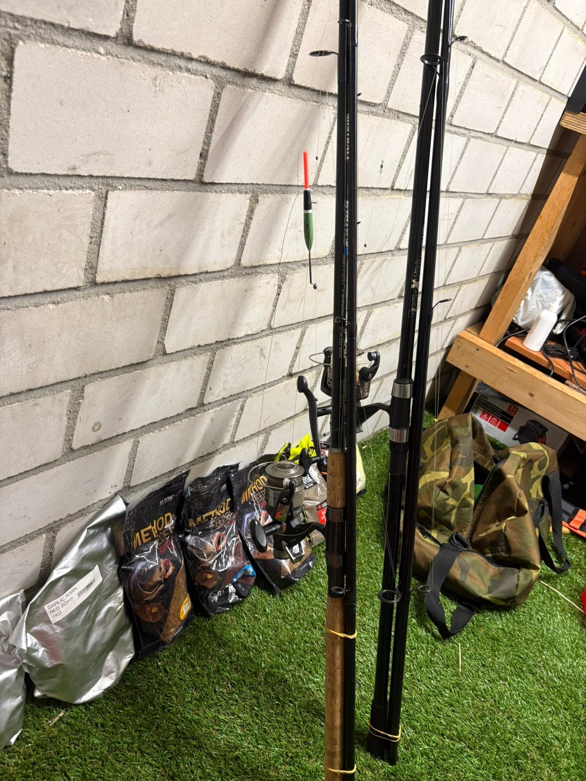 2 hengels en accessoires, Ophalen of Verzenden, Zo goed als nieuw