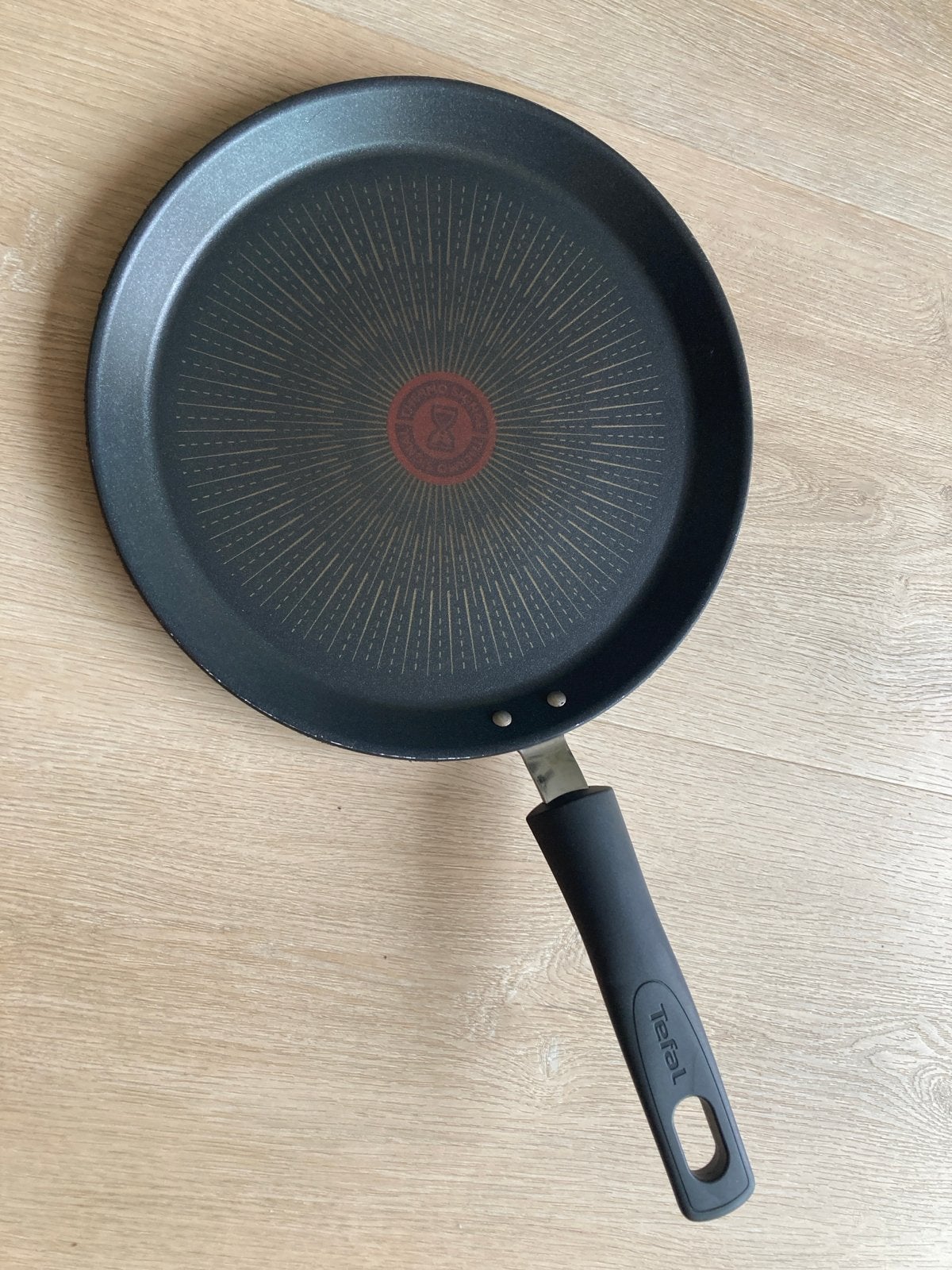 Tefal Pannenkoekenpan 24 cm - Inductie - Nieuwstaat, Huis en Inrichting, Keuken | Potten en Pannen, Pannenkoekenpan, Tefal, Verzenden