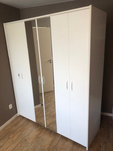 Kledingkast, Ophalen, Met deur(en), Gebruikt, 200 cm of meer