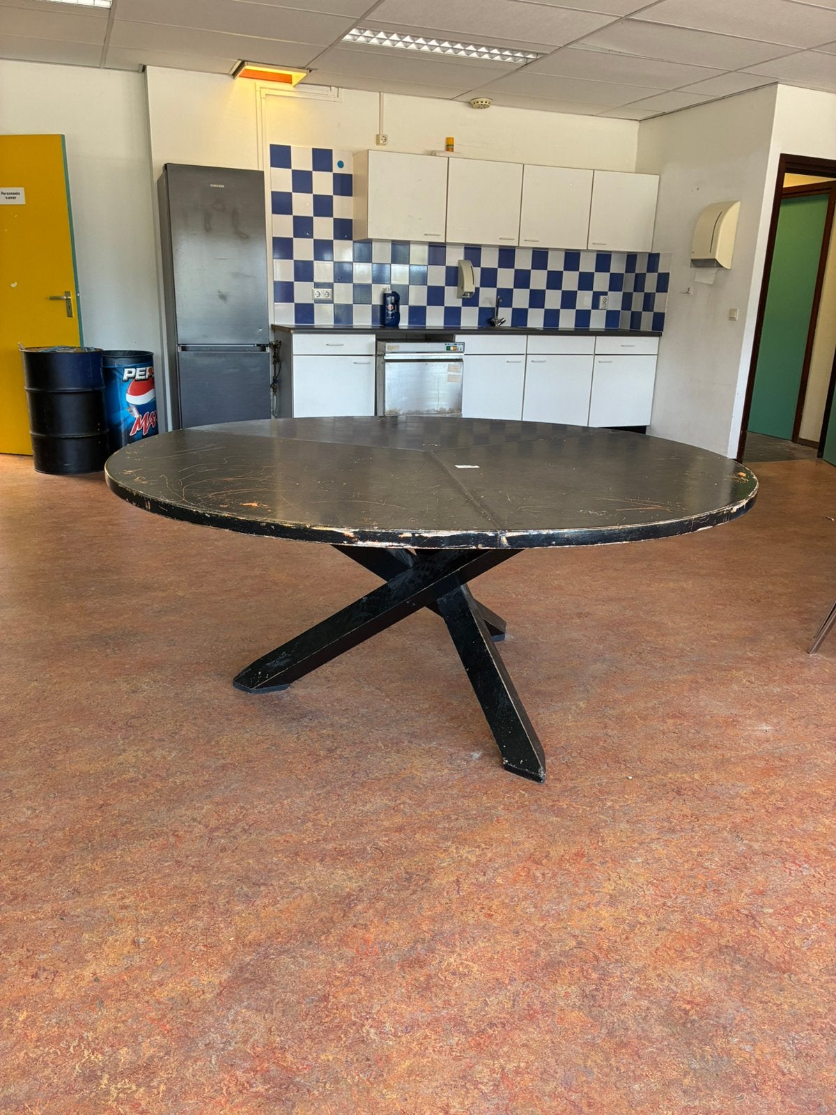 Gratis ronde eettafel (170 diameter) ophalen voor 29 mei!, Ophalen, Zo goed als nieuw, Rond, 50 tot 100 cm