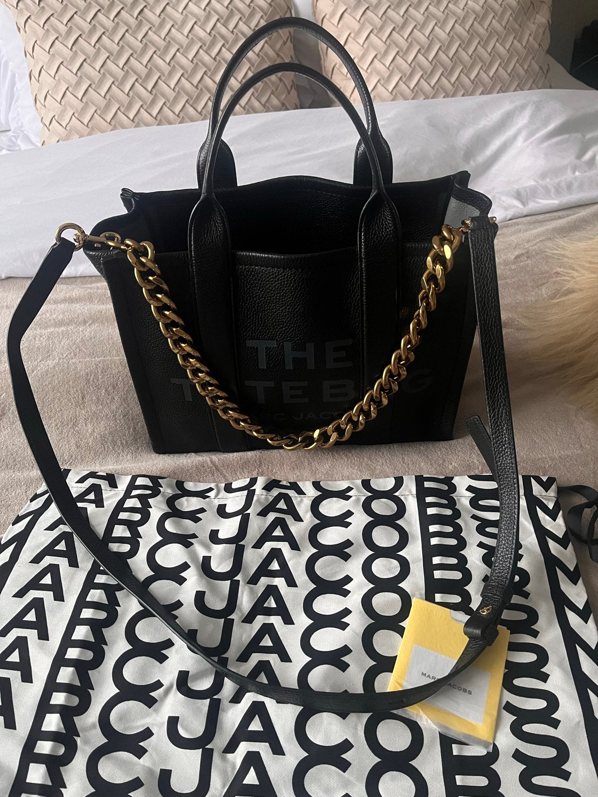 Marc Jacobs The Tote Bag Medium Zwart Leer + Gouden Hengsel, Ophalen of Verzenden, Zo goed als nieuw, Zwart, Shopper