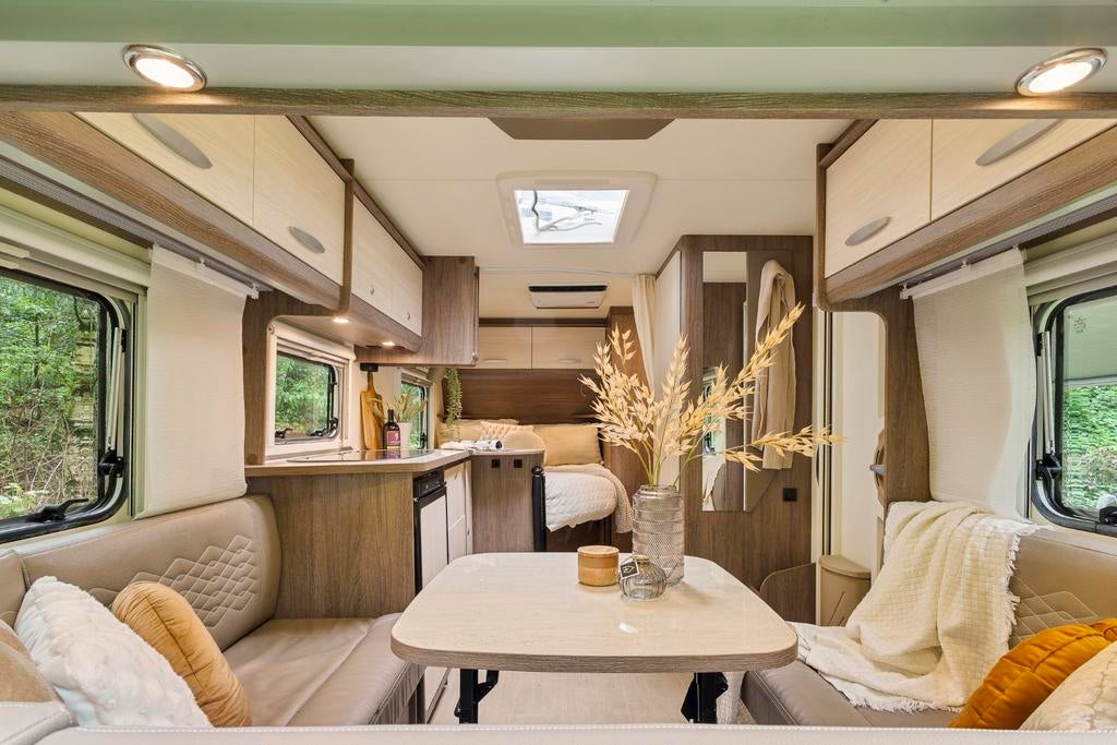 Bürstner Premio 450 TS Light Edition - Full Options, Vast bed, Rondzit, 750 - 1000 kg, Particulier