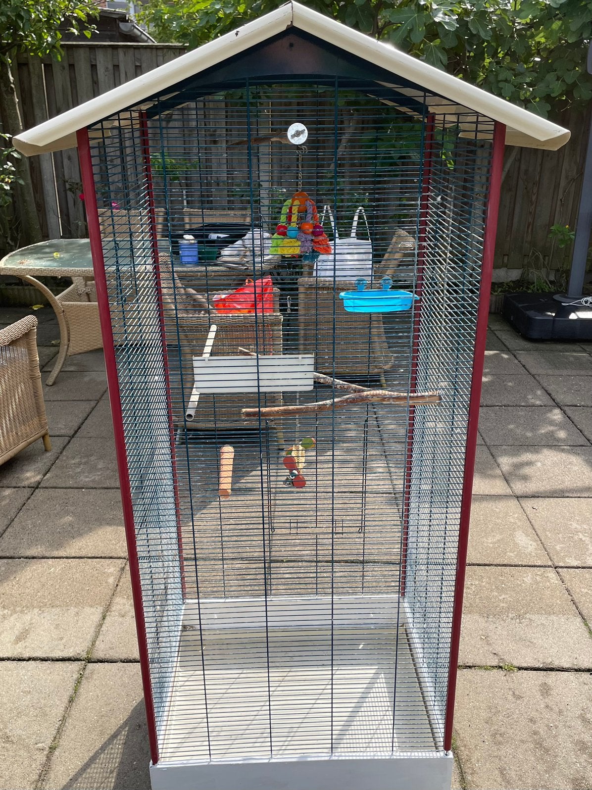 Gebruikte grote vogel kooi met toebehoren en spellen te koop, Dieren en Toebehoren, Ophalen, Gebruikt, Metaal, Vogelkooi