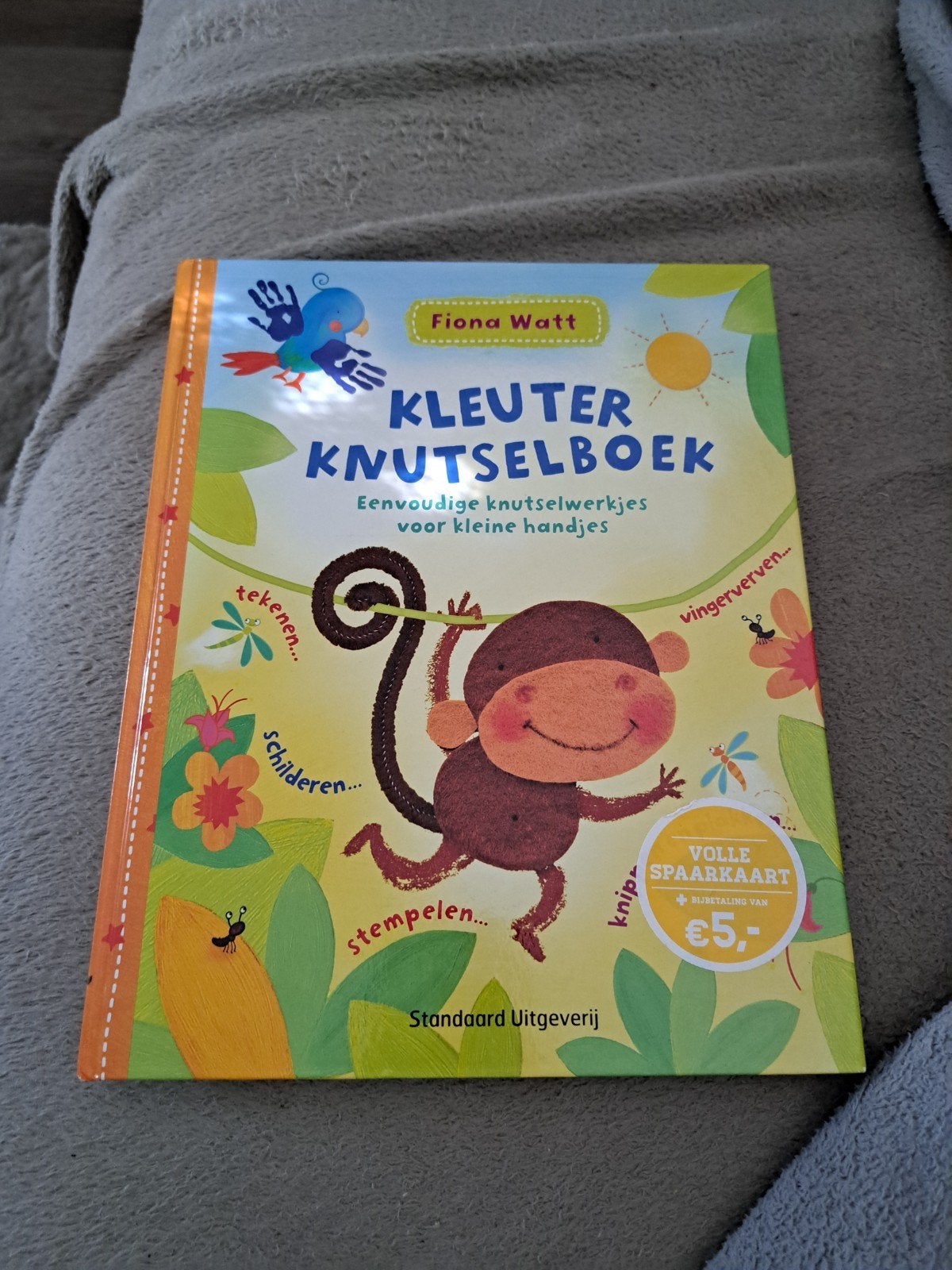 Kleuter Knutselboek: Eenvoudige knutselwerkjes, Boeken, Ophalen of Verzenden, Zo goed als nieuw, Fiona Watt, Non-fictie
