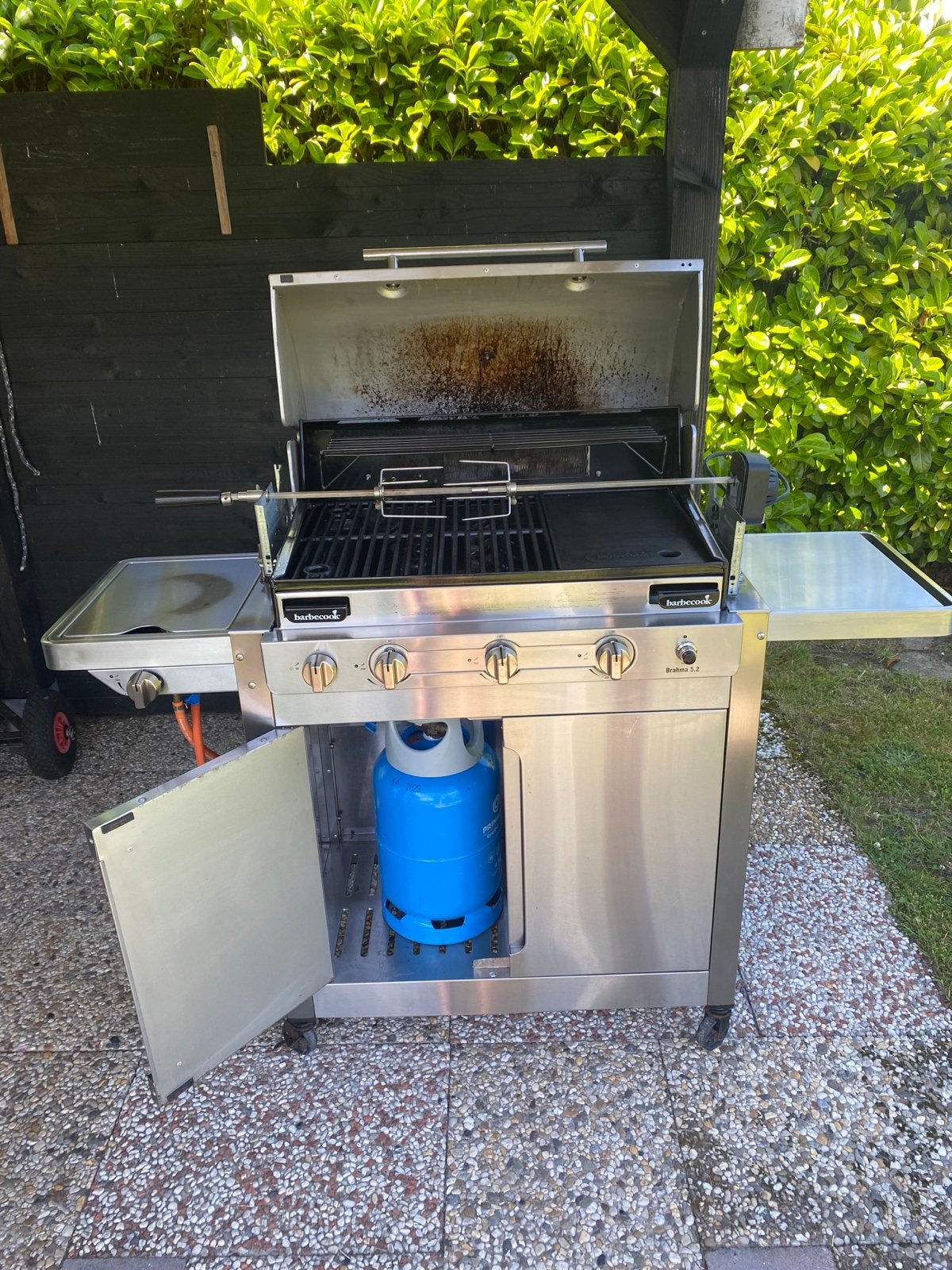 Barbecook Brahma 5.2 gasbarbecue met zijbrander en draaispit, Ophalen of Verzenden, Gebruikt