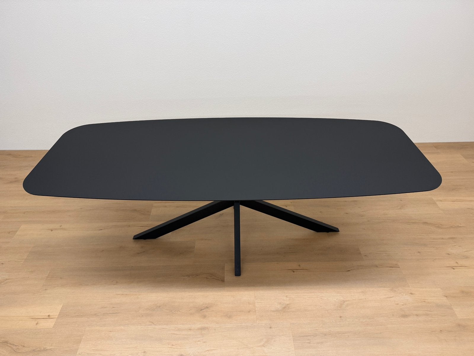 Deens ovale eettafel Fenix zwart 240x100 - Direct Leverbaar, 100 tot 150 cm, 200 cm of meer, Ophalen of Verzenden, Zo goed als nieuw