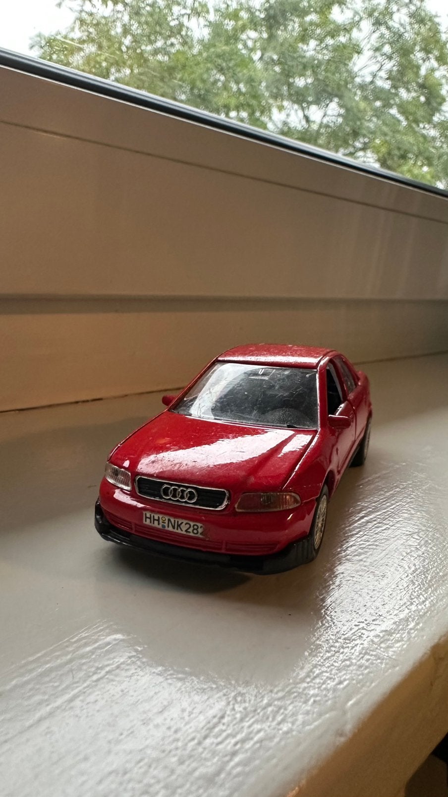 Welly Audi A4 1.8T B5 1:36 – Red – Vintage Diecast Model, Hobby en Vrije tijd, Modelauto's | 1:24, Ophalen, Gebruikt