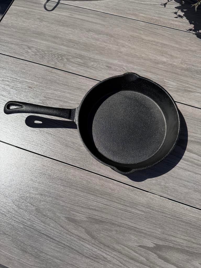 Gietijzeren pan ø15cm, Tuin en Terras, Ophalen of Verzenden, Zo goed als nieuw