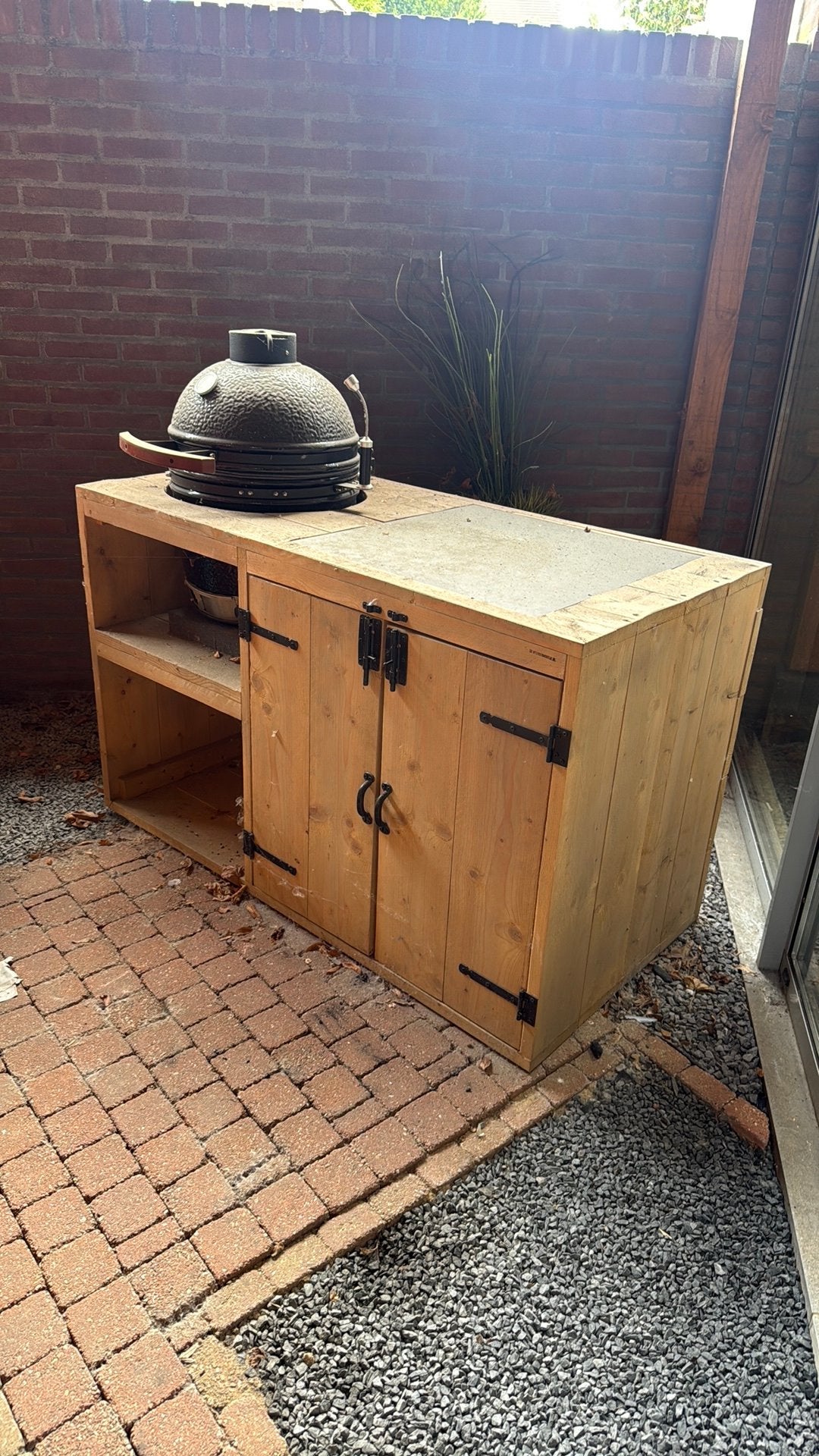 Buitenkeuken met nieuwe 18 inch BBQ – robuust hout, Ophalen of Verzenden, Zo goed als nieuw, Houtskool